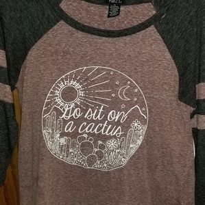 Rue21 Medium Graphic Quarter Sleeves